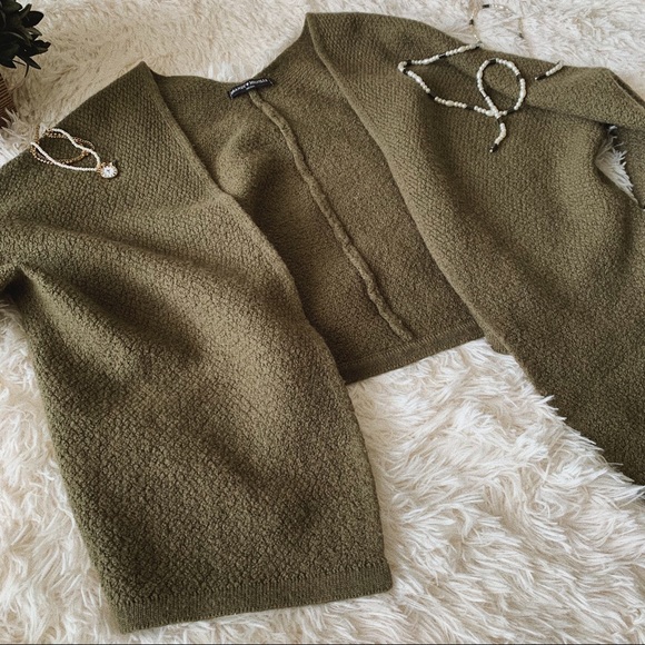 RARE Brandy Melville Olive Green Caroline Cardigan - Picture 2 of 7